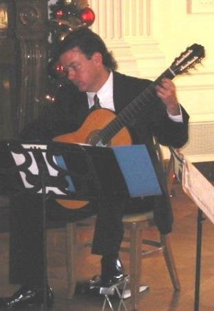 Tony Morris playing at the White House, 2002